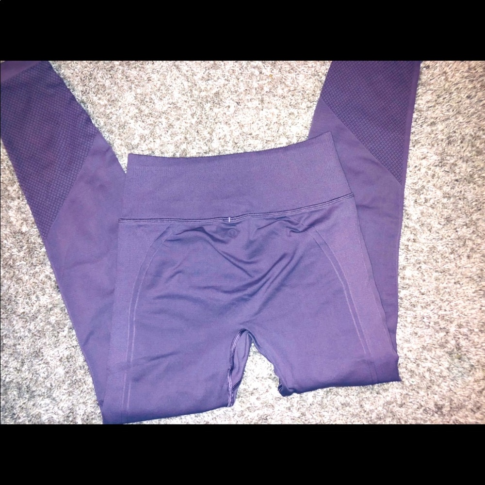 Lululemon size 4 purple workout leggings yoga pants